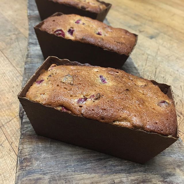 Cranberry + Pecan cakes, fresh out of the oven and waiting for you at #yaliscafe !