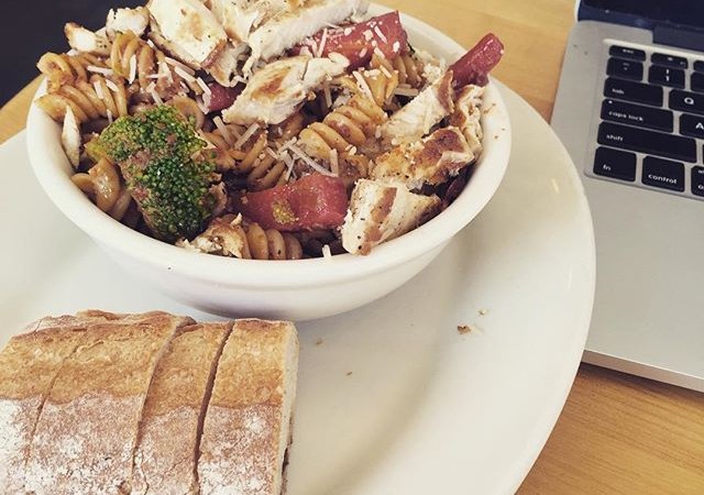 Hey students! Come get your studying done at #yaliscafe. We have all the coffee and healthy food your brain needs to ace midterm season (Featured: fusilli pasta with broccoli, red peppers, and sun dried tomato pesto)