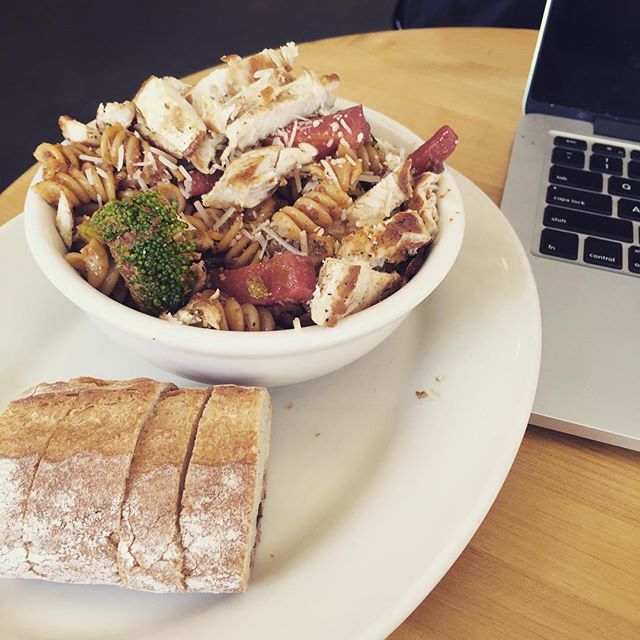 Hey students! Come get your studying done at #yaliscafe. We have all the coffee and healthy food your brain needs to ace midterm season (Featured: fusilli pasta with broccoli, red peppers, and sun dried tomato pesto)